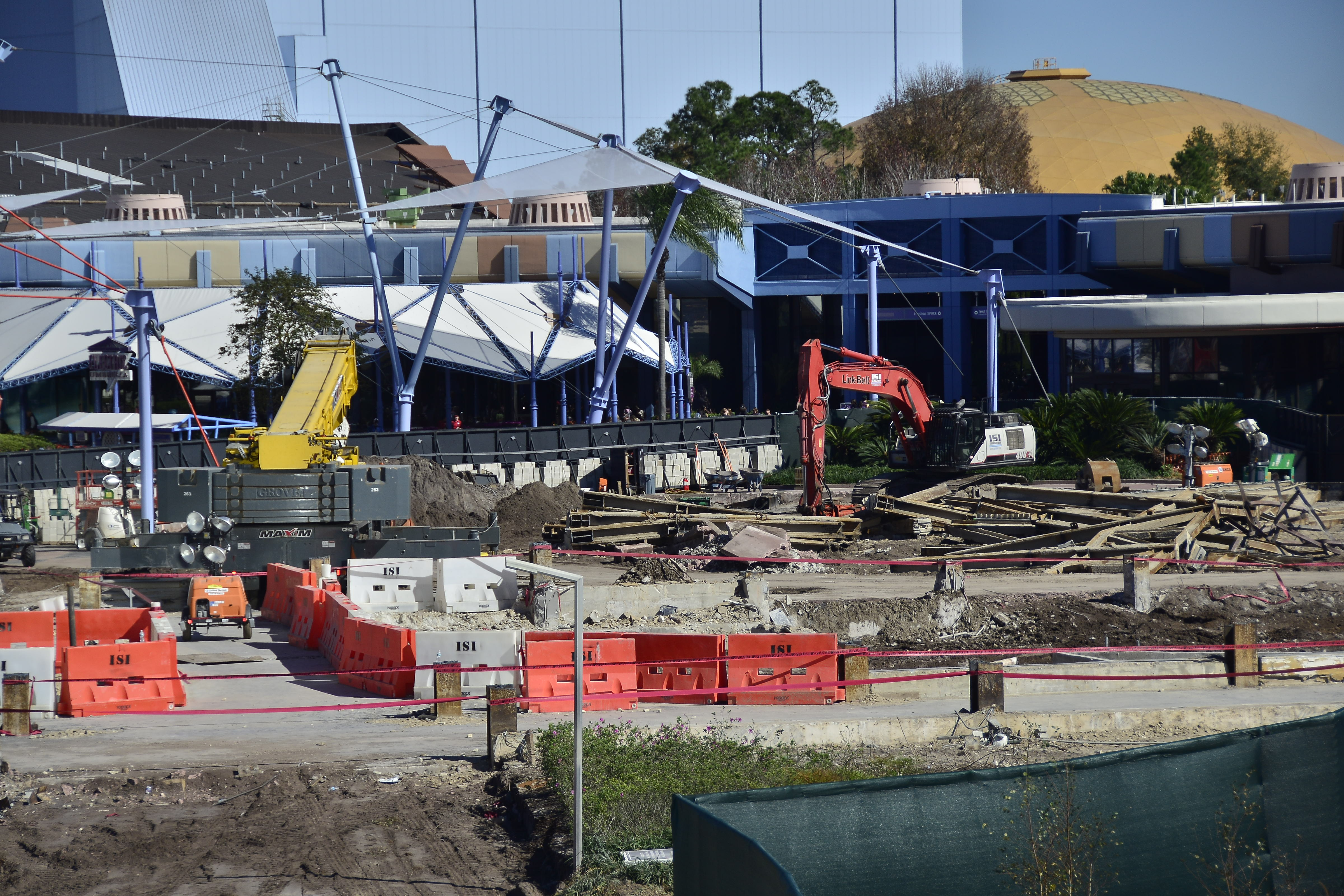 PHOTOS: Innoventions West Building Frame Completely Removed at EPCOT ...