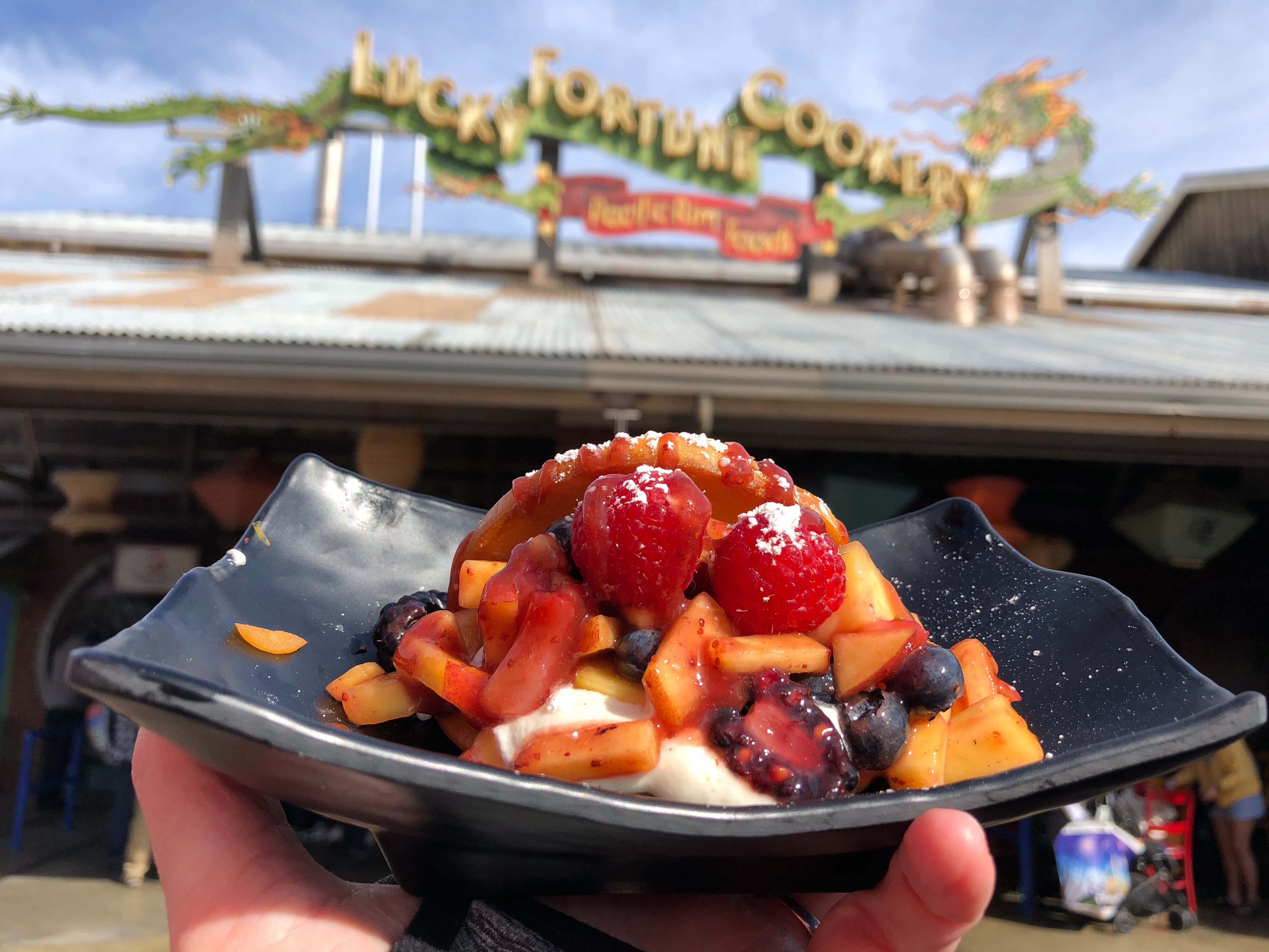 REVIEW: Fresh and Fruity Lunar New Year Dessert Bao Bun at Lucky