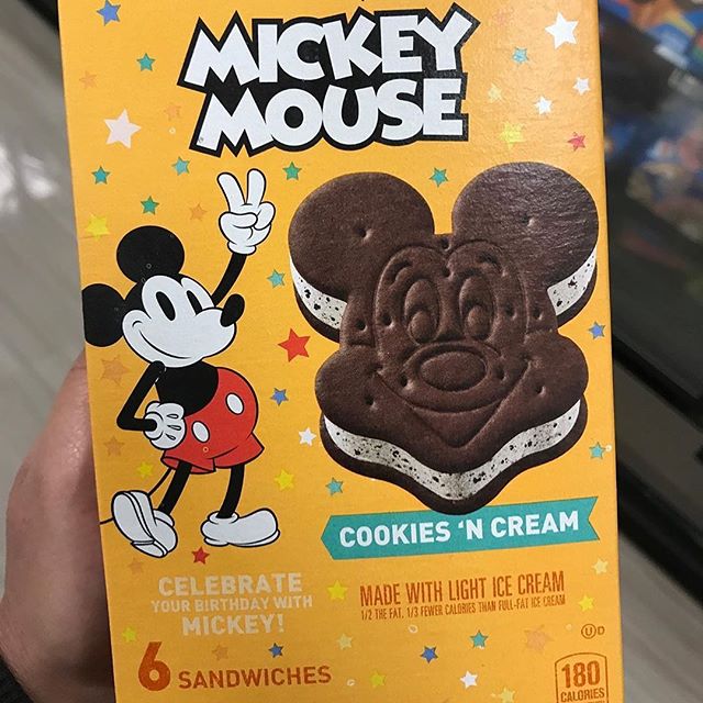 mickey-ice-cream-cookies-n-cream-grocery-01-12-2020-in-store.jpg