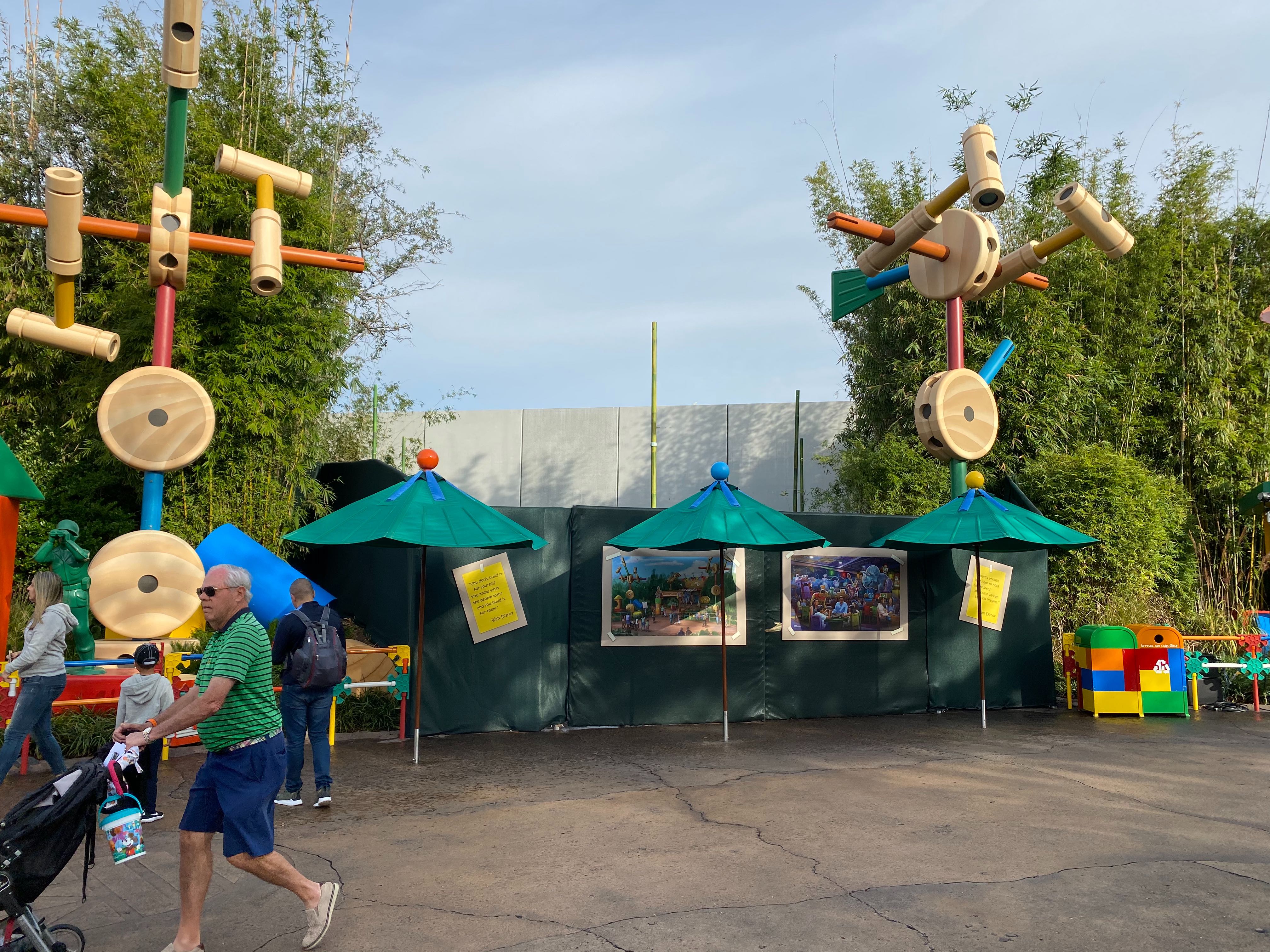 toy story land bbq restaurant