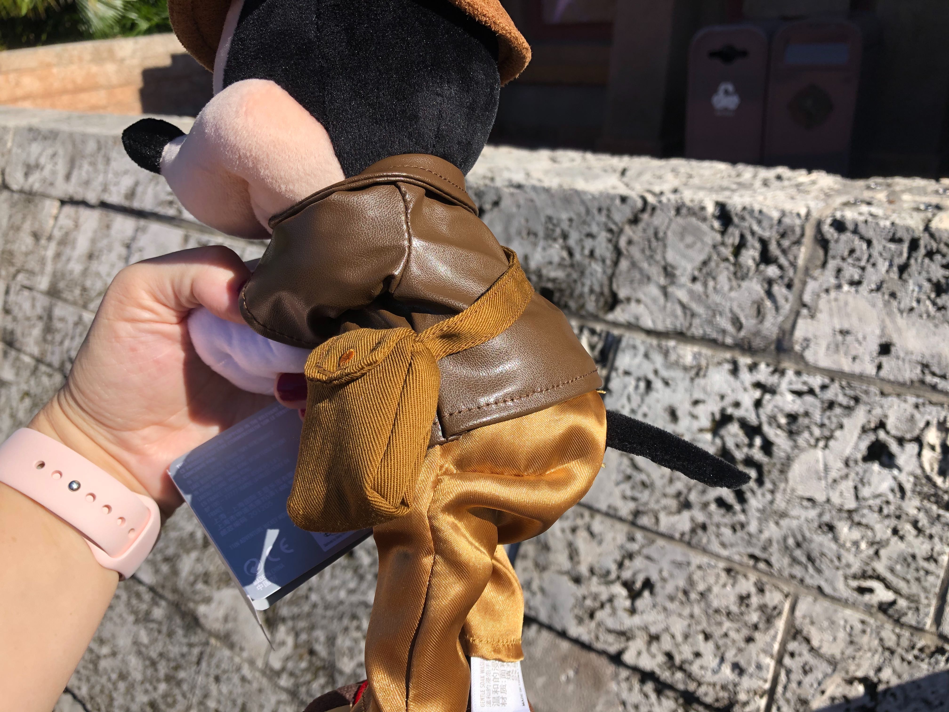 indiana jones mickey mouse statue