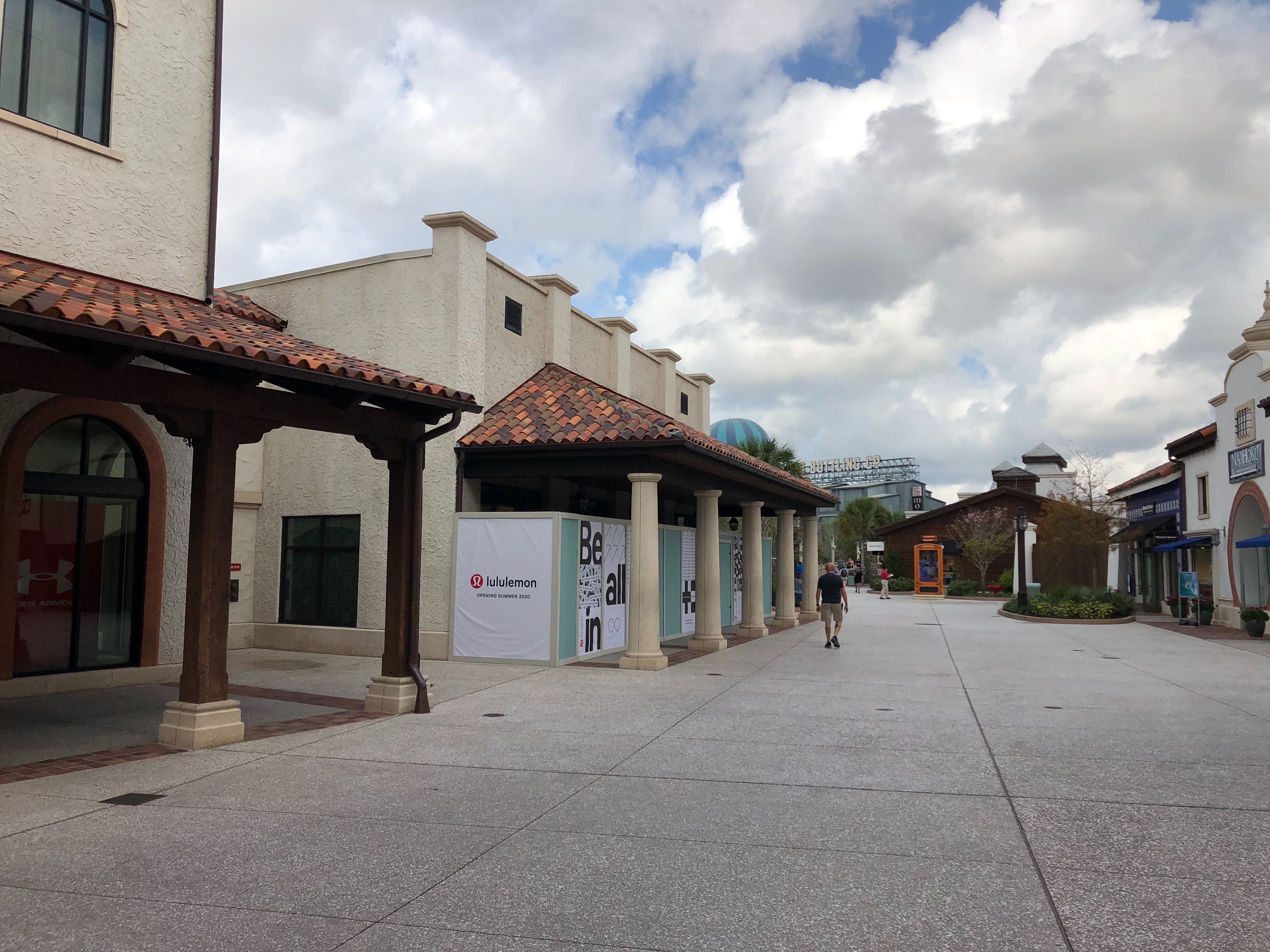 Disney Springs Lululemon1