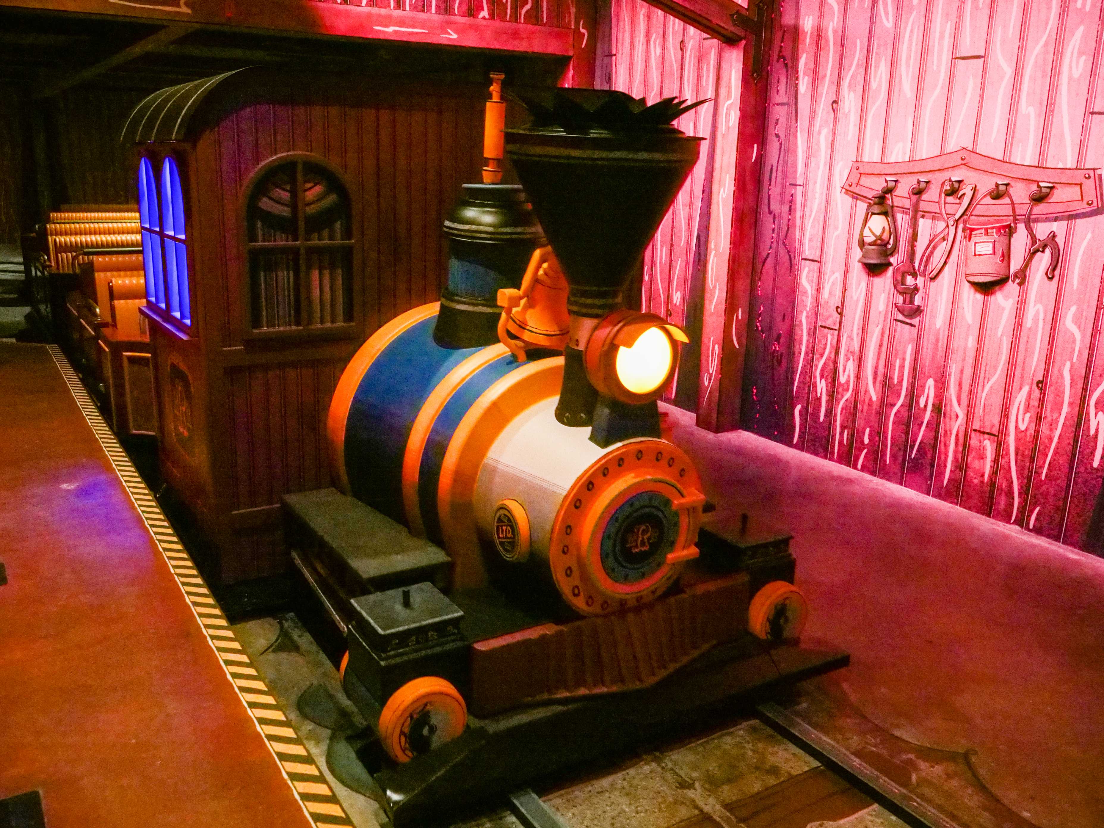 minnie mouse train ride
