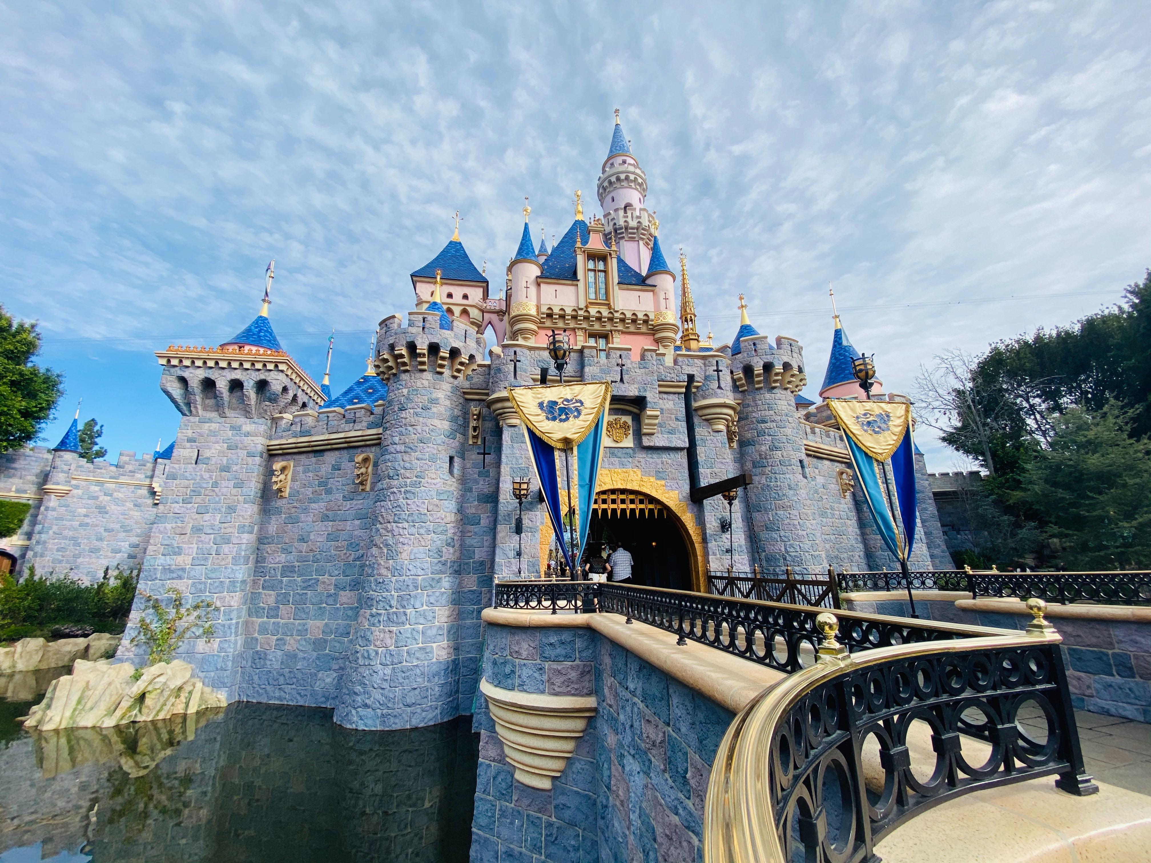 sleeping beauty castle disneyland 2020 1