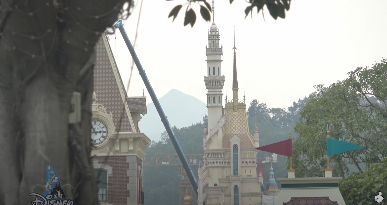 Photos Video Construction Continues On Castle Of Magical Dreams Transformation At Hong Kong Disneyland Even More Princess Spires Revealed Wdw News Today