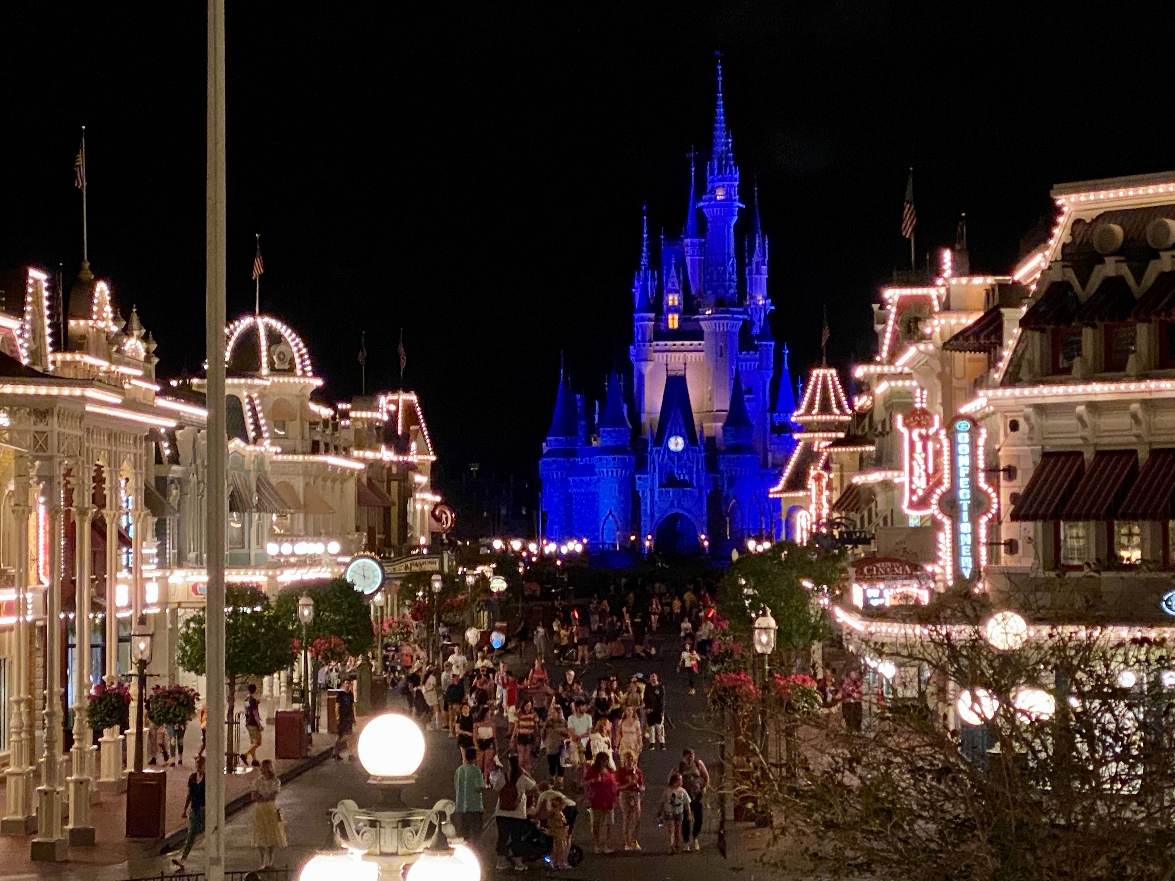 magic kingdom main street cinderella castle parks closure