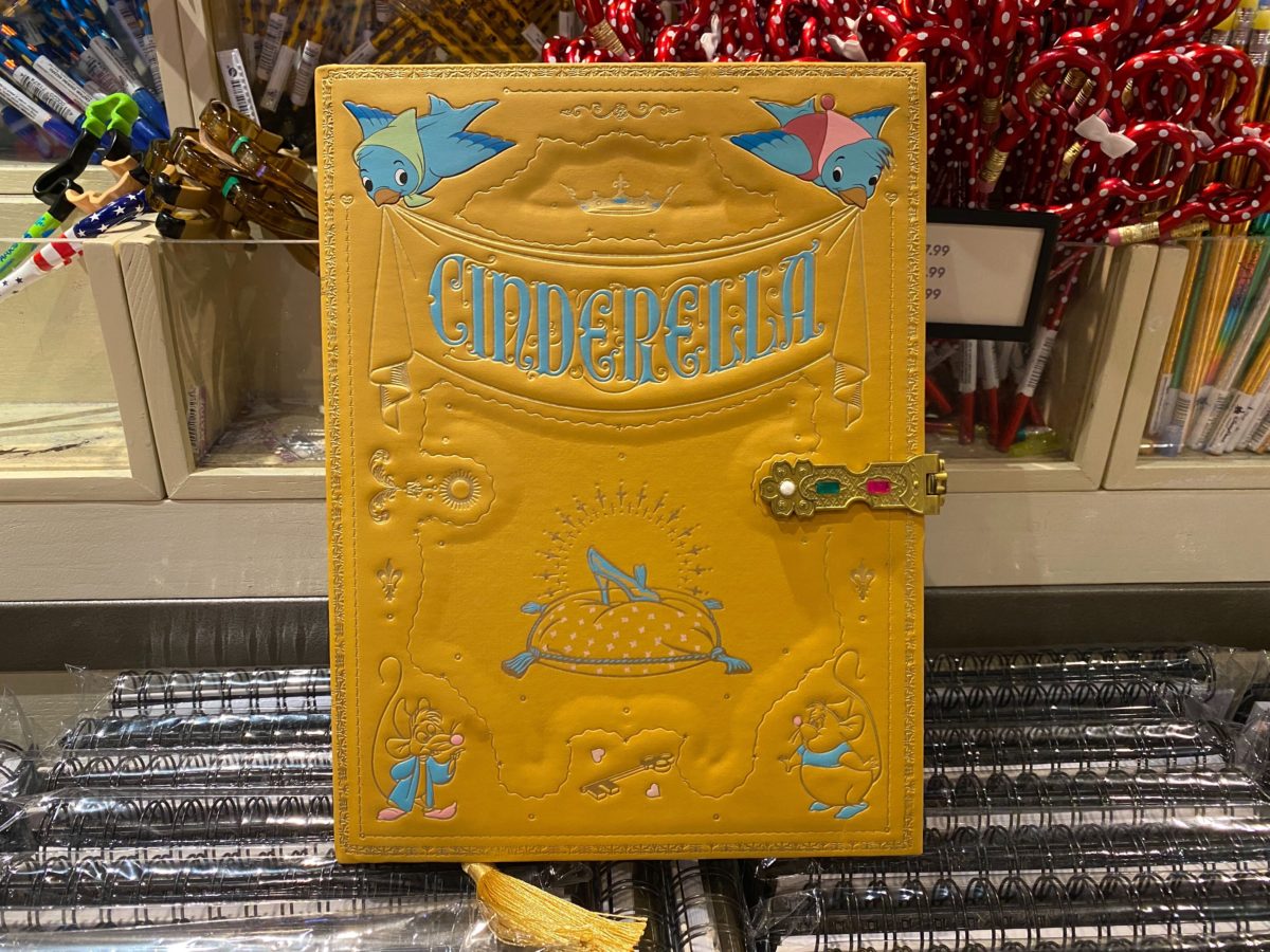 PHOTOS: Stunning New Storybook Journals Based on Classic Disney Films ...