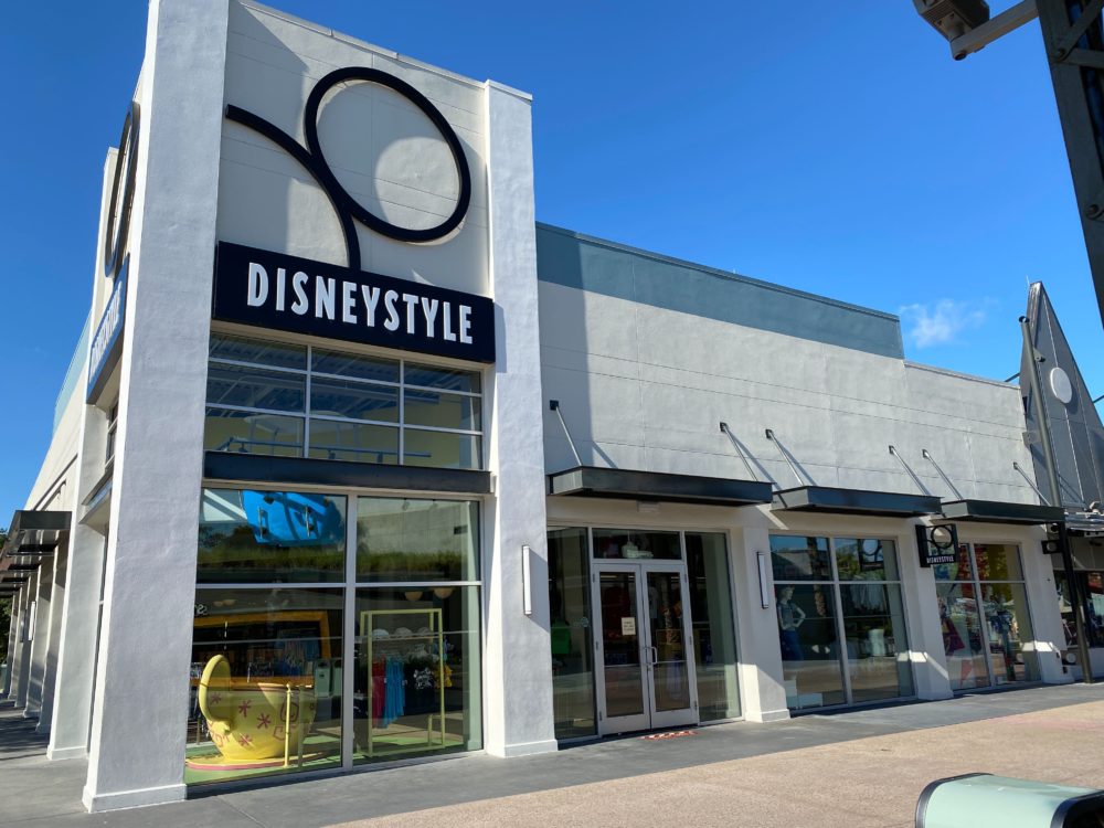 Disney springs reopening store fronts social distancing 28
