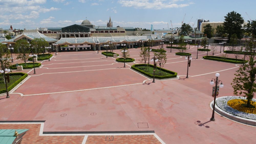 Tokyo Disneyland Main Entrance Empty