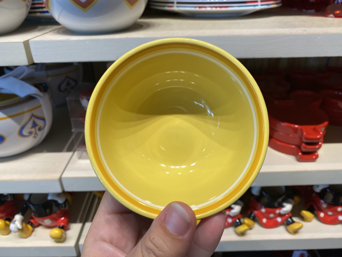 Teacups measuring small