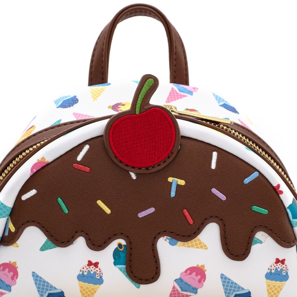 Sh1574 Ice Cream Shape Pen Case Women Colorful Mini Purses Coin Silicone  Pencil Pouch Kids Jelly Purse - China Kids Jelly Purse and Mini Jelly Purses  price | Made-in-China.com