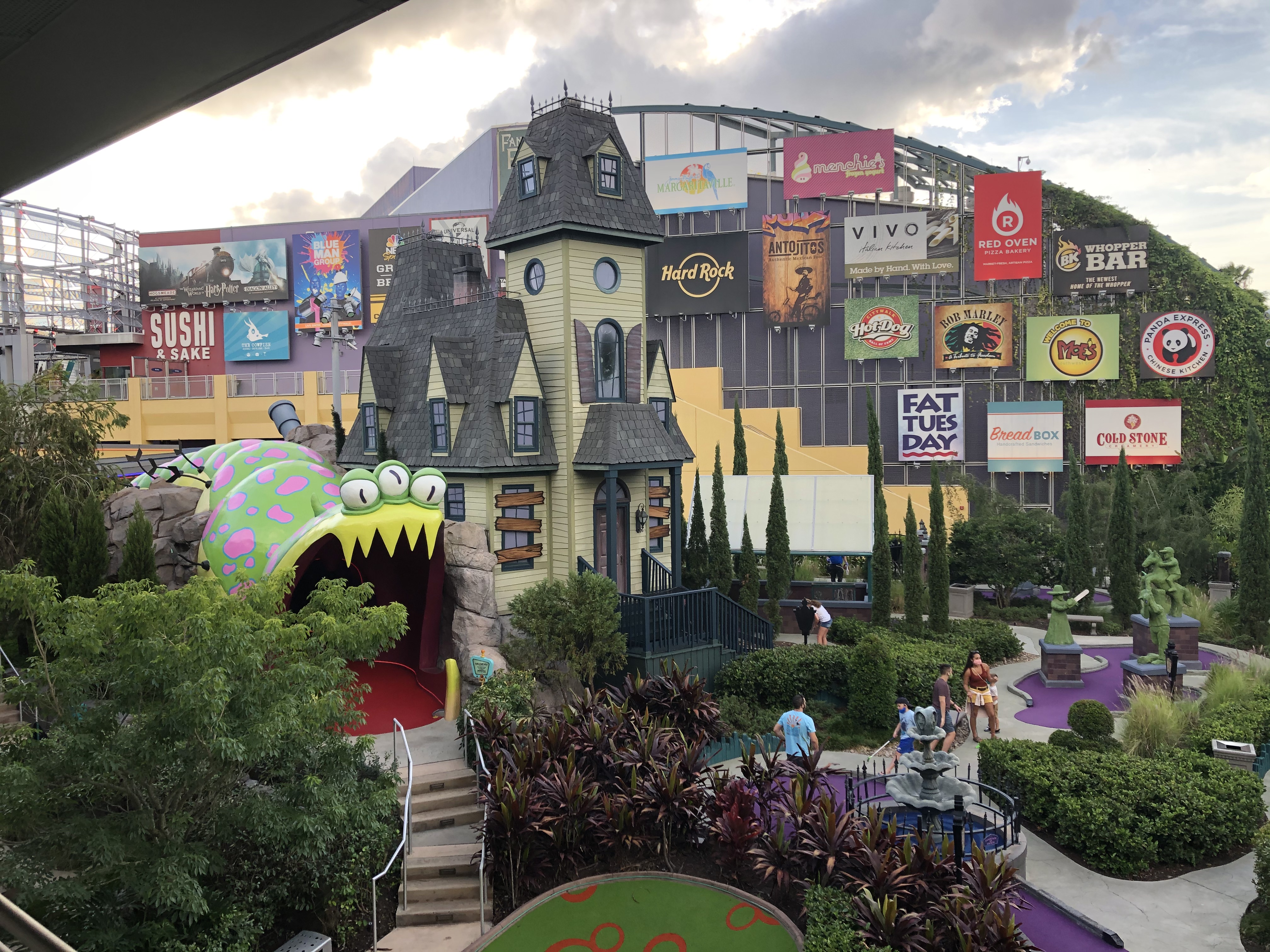 universal reopening mini golf 1