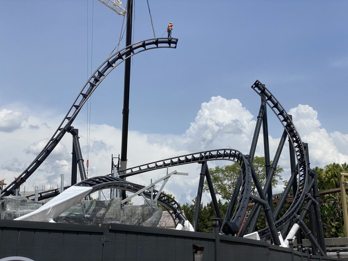 velocicoaster roller coaster construction jurassic park islands of adventure june 26 2020