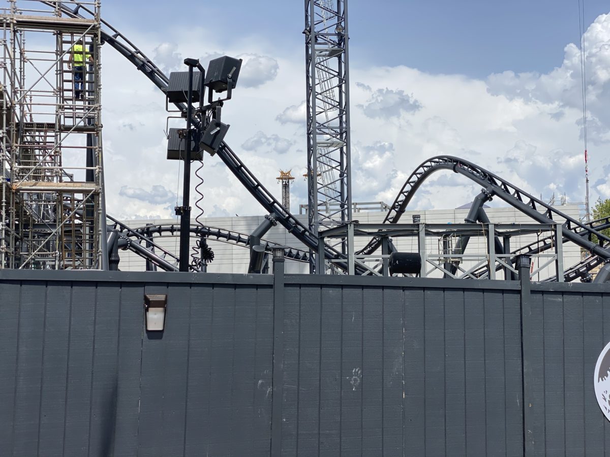 velocicoaster roller coaster construction jurassic park islands of adventure june 26 2020