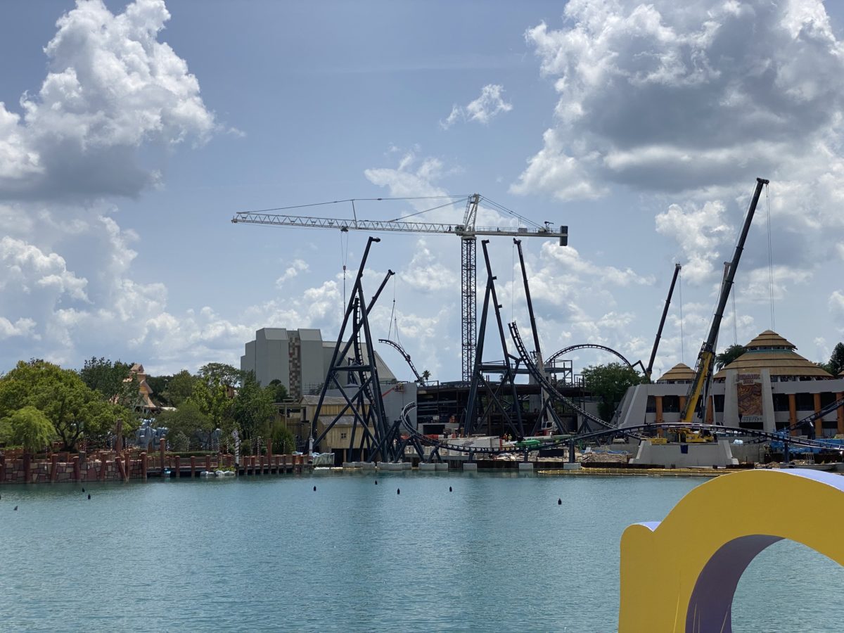 velocicoaster roller coaster construction jurassic park islands of adventure june 26 2020