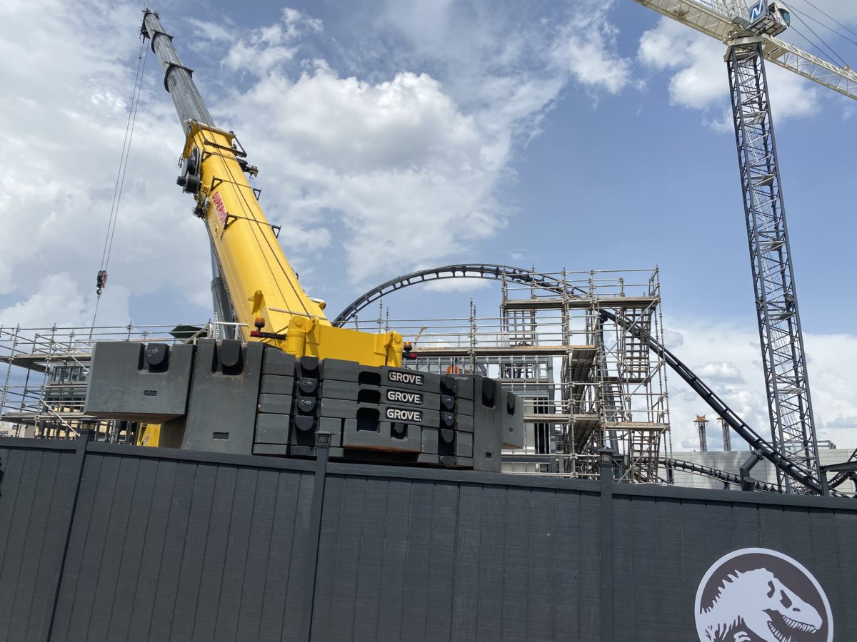 velocicoaster roller coaster construction jurassic park islands of adventure june 26 2020