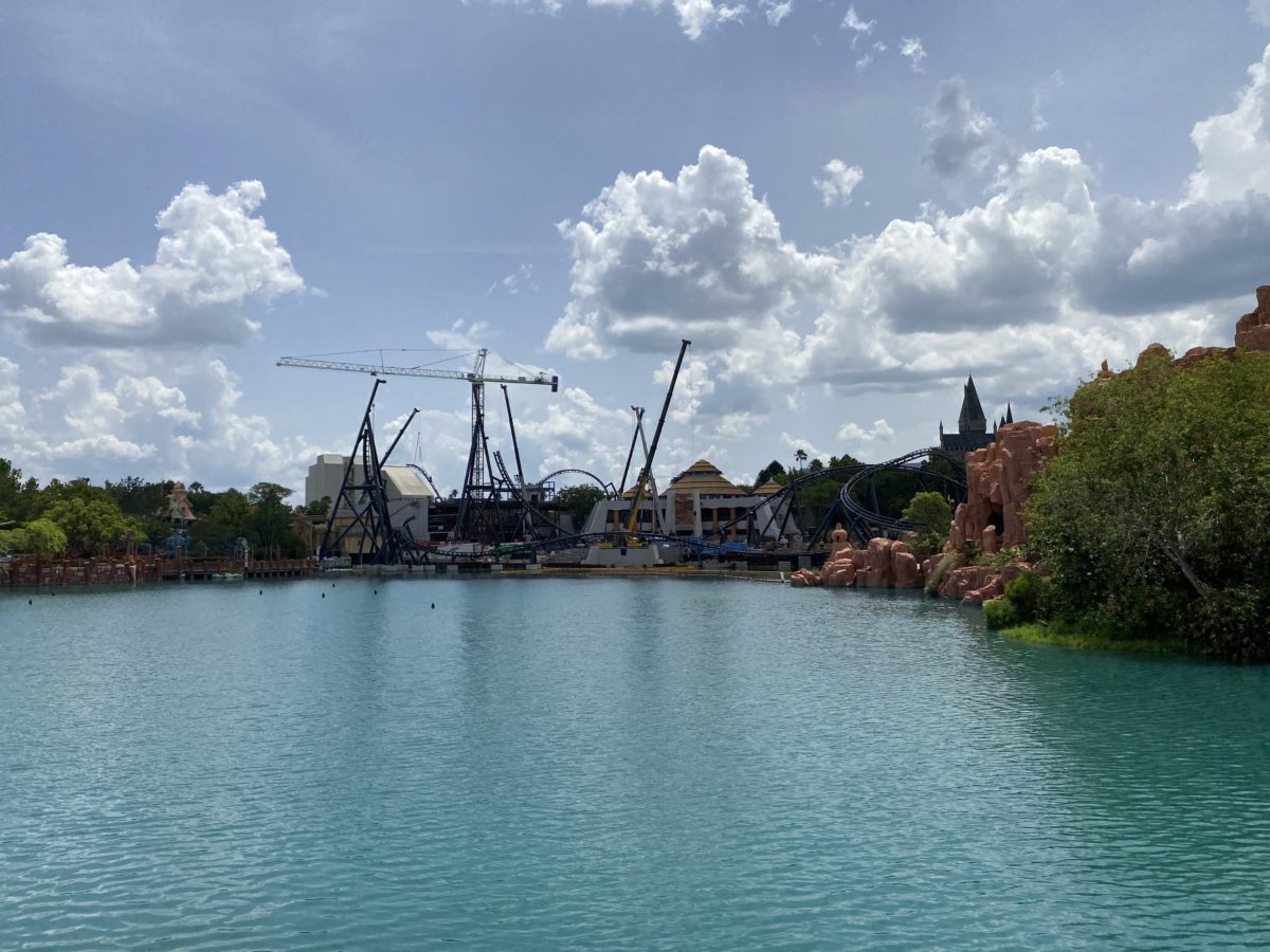 velocicoaster roller coaster construction jurassic park islands of adventure june 26 2020