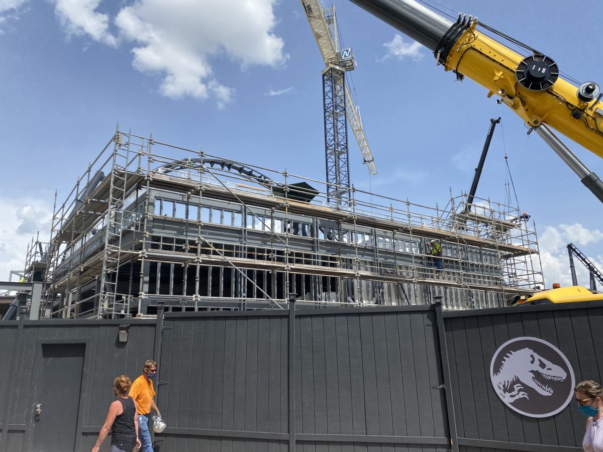 velocicoaster roller coaster construction jurassic park islands of adventure june 26 2020