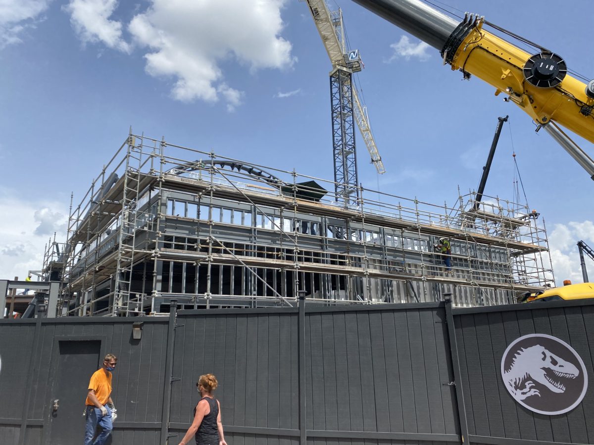 velocicoaster roller coaster construction jurassic park islands of adventure june 26 2020