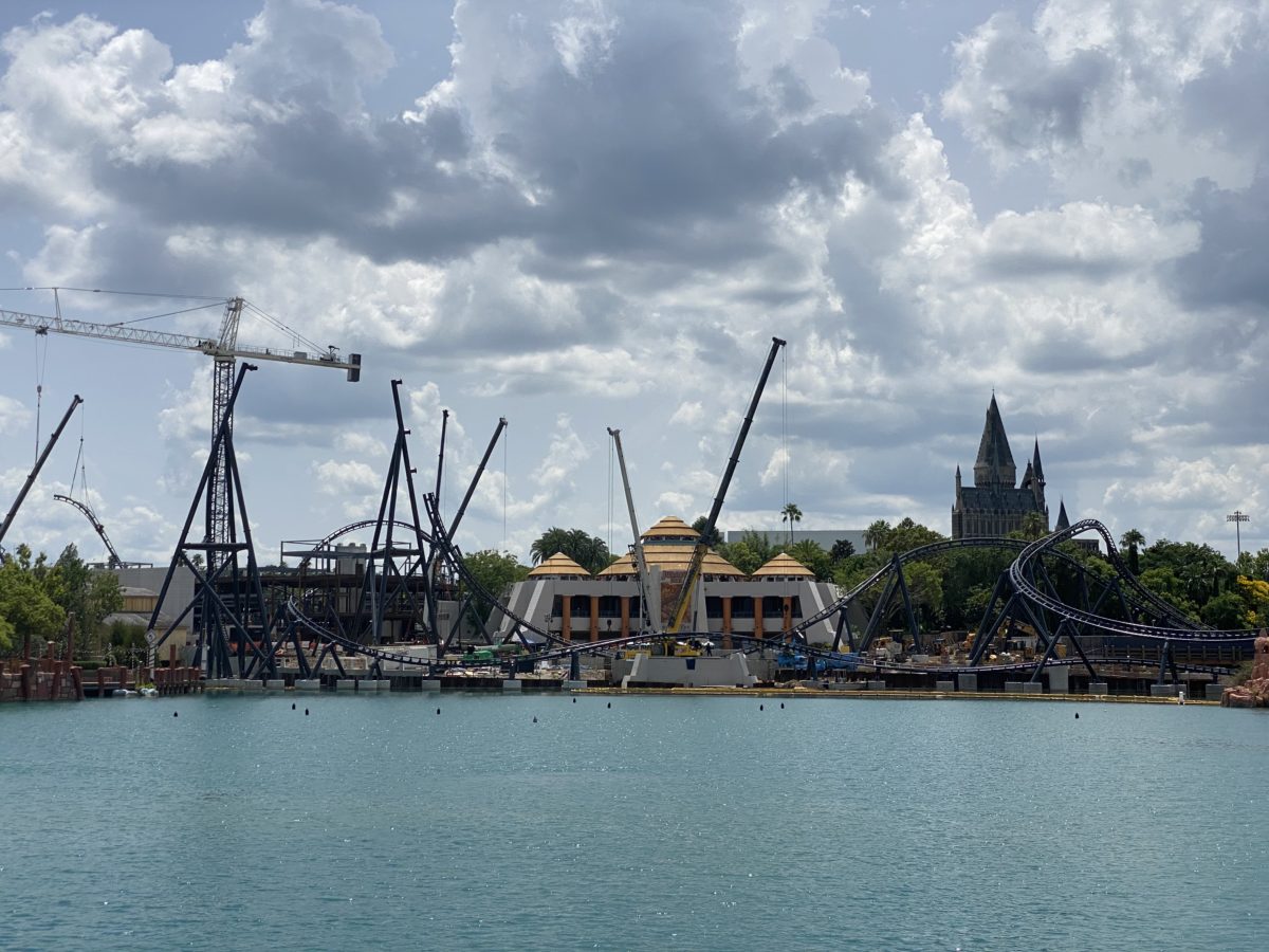 velocicoaster roller coaster construction jurassic park islands of adventure june 26 2020