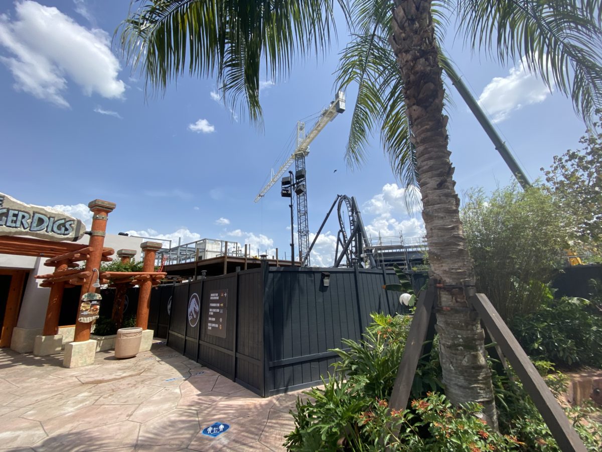 velocicoaster roller coaster construction jurassic park islands of adventure june 26 2020