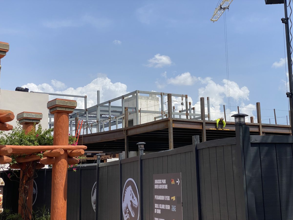 velocicoaster roller coaster construction jurassic park islands of adventure june 26 2020