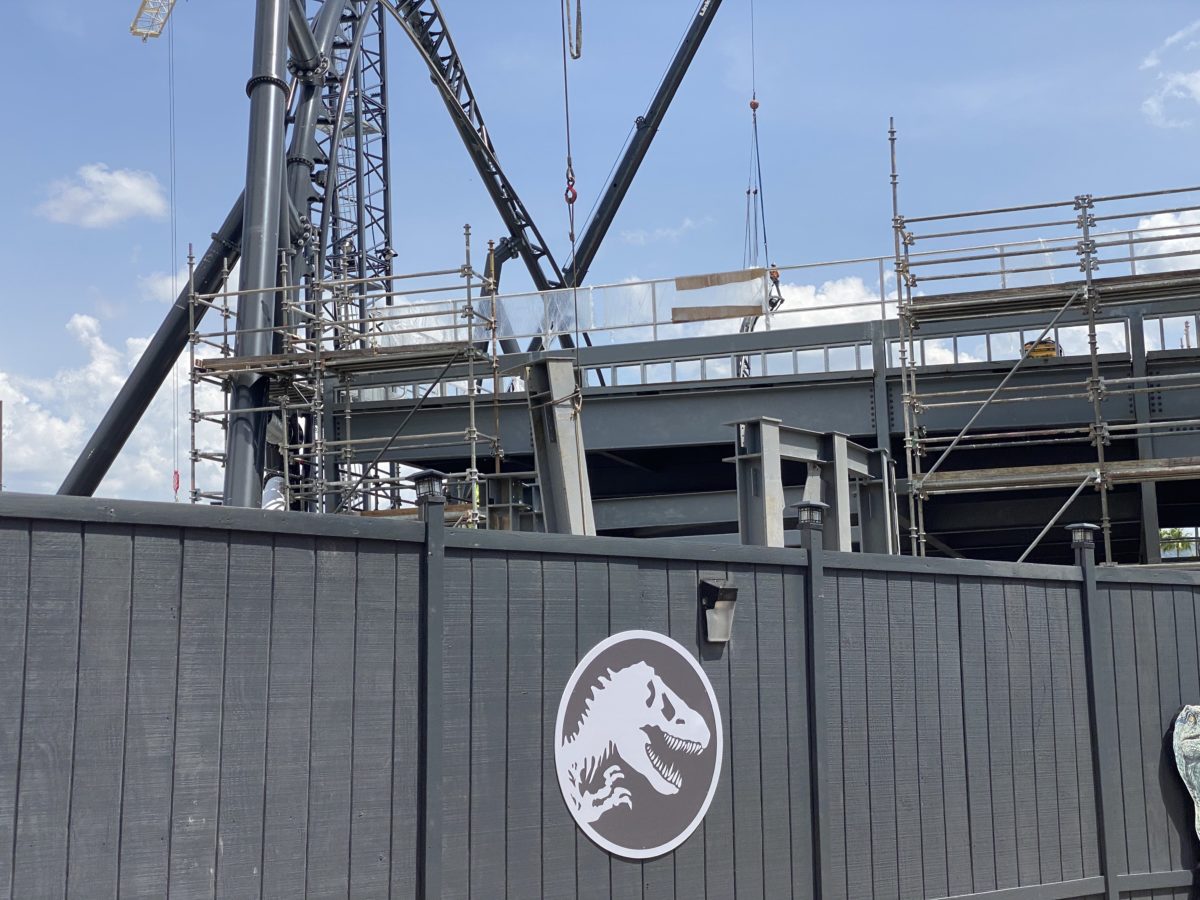 velocicoaster roller coaster construction jurassic park islands of adventure june 26 2020