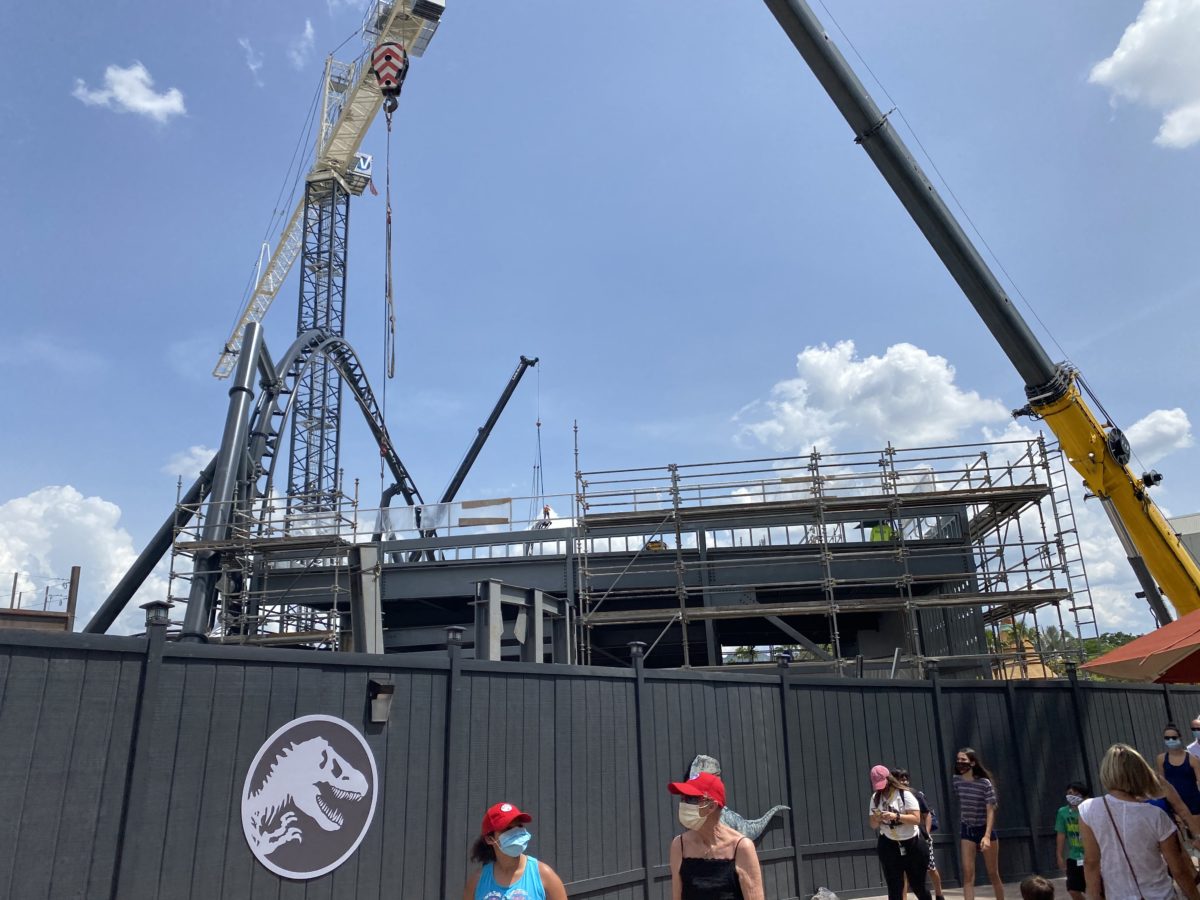 velocicoaster roller coaster construction jurassic park islands of adventure june 26 2020