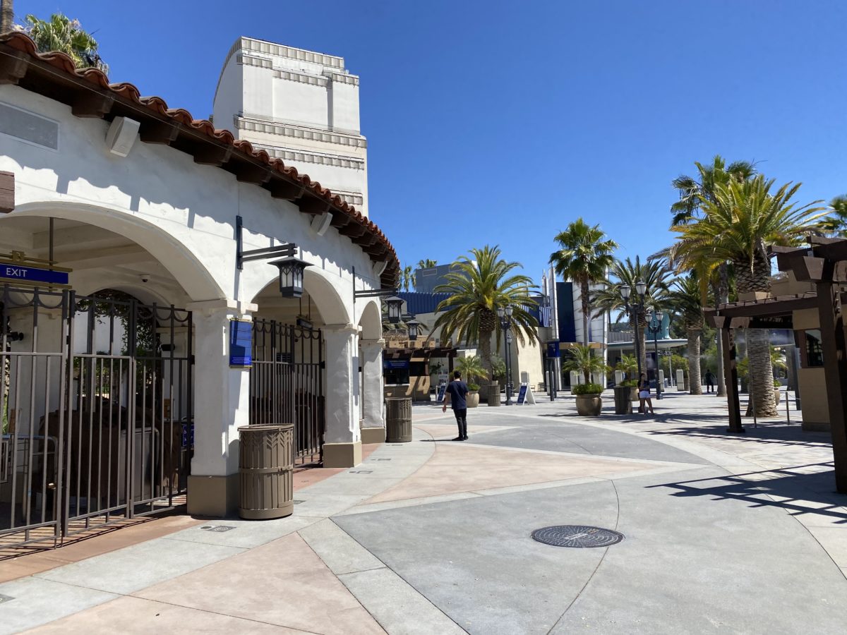 Universal Studios Hollywood gate