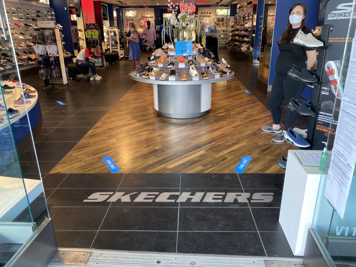 skechers flip flops tone ups