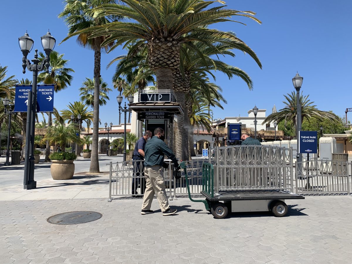 Universal Studios Hollywood gate