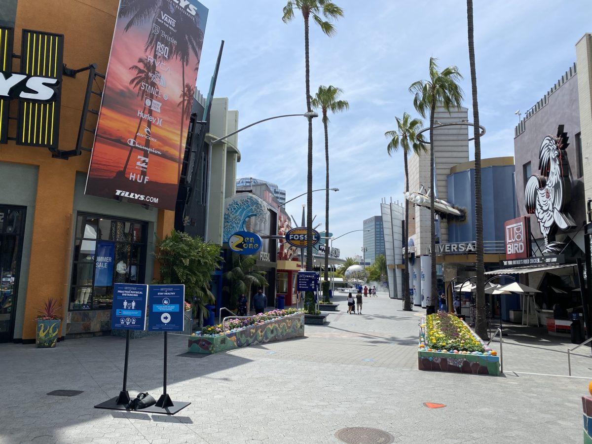 Universal Studios Hollywood gate