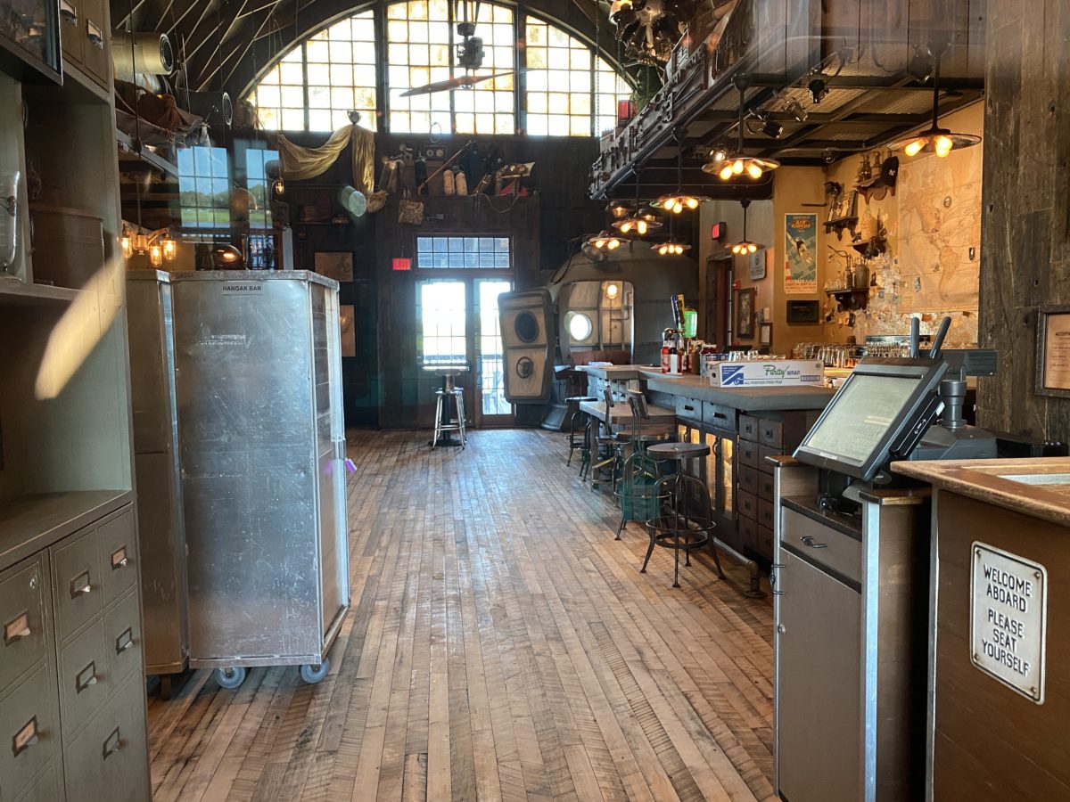 Jock Lindseys hangar bar closed