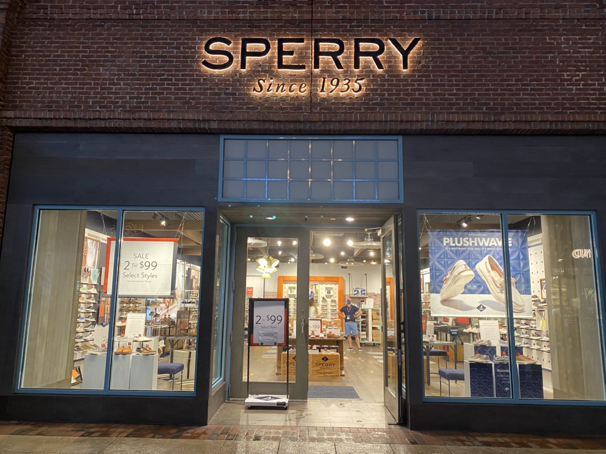 Disney deals springs sperry