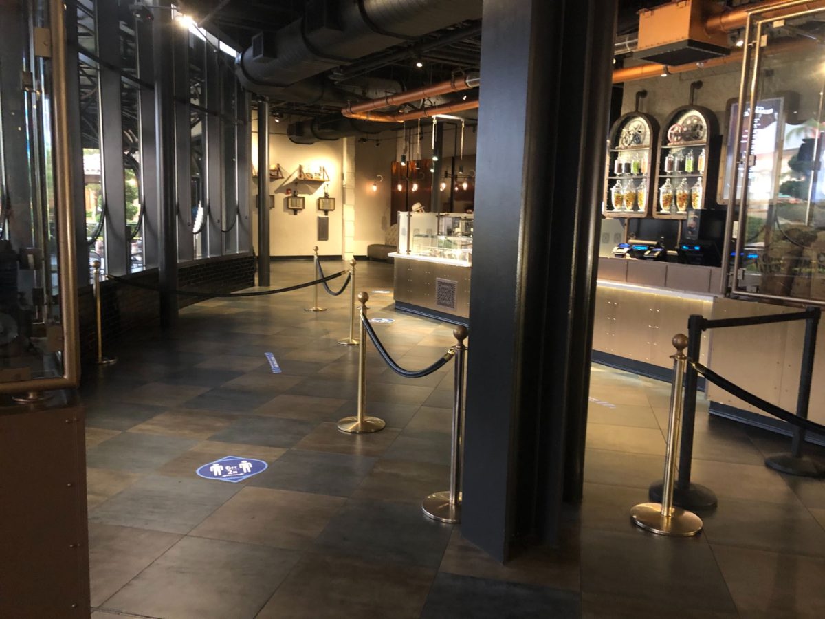 Toothsome Chocolate Emporium and Savory Feast Kitchen Social Distance Dining Universal Parks News Today may312020 47