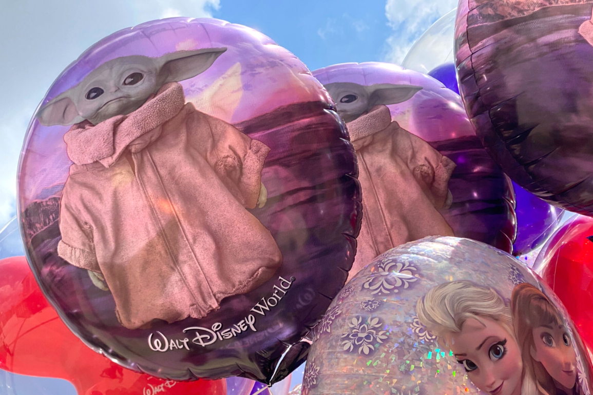 Download PHOTOS: New Baby Yoda Walt Disney World Balloon Arrives at ...