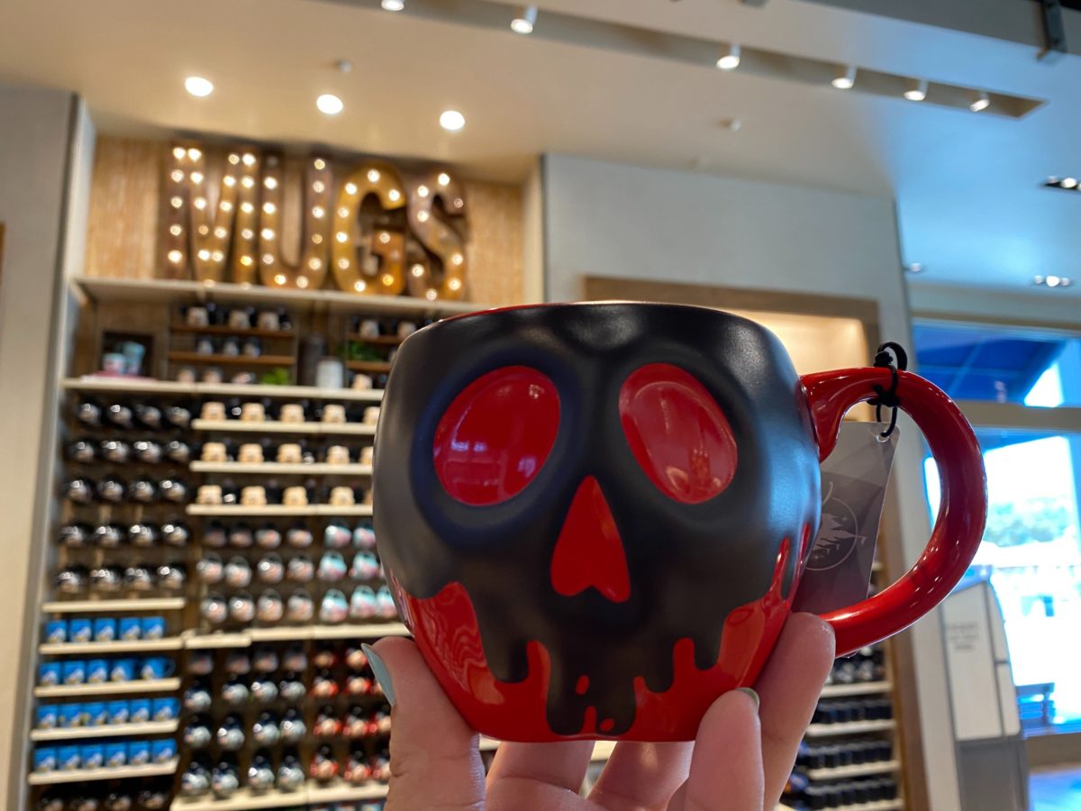 PHOTOS New "Snow White" ColorChanging Poisoned Apple Mug Now