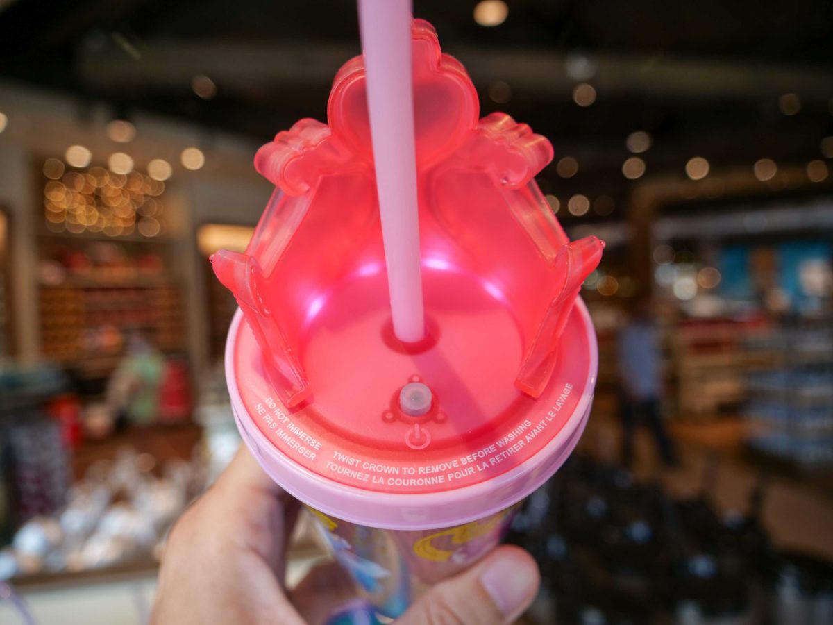 https://wdwnt-buzzy.s3.amazonaws.com/2020/06/light-up-cups-11-1200x900.jpg