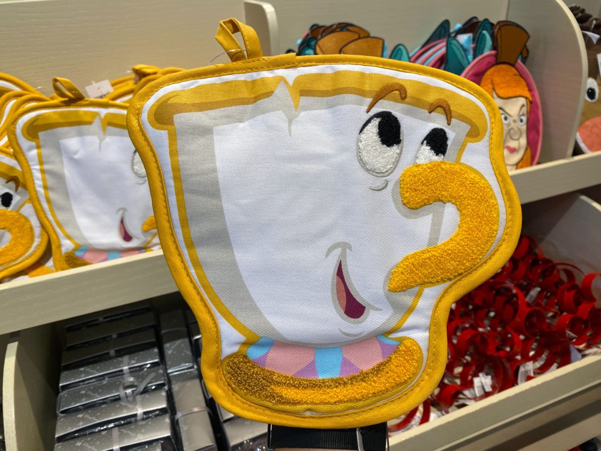 character kitchen aprons and potholders