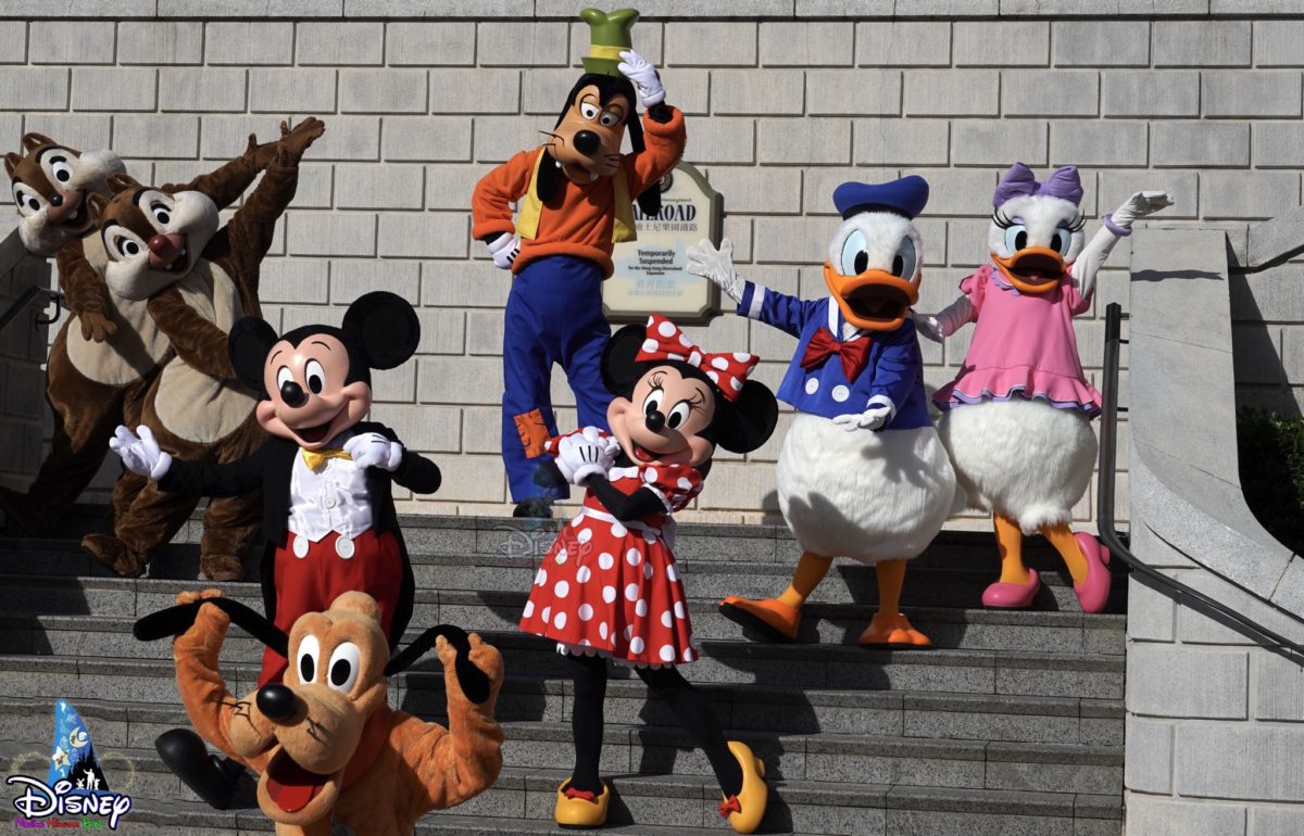 socially distant meet and greets HKDL 4