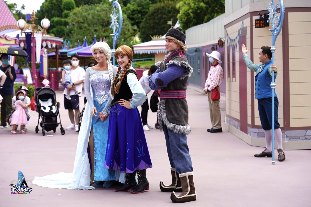 socially distant meet and greets HKDL 6
