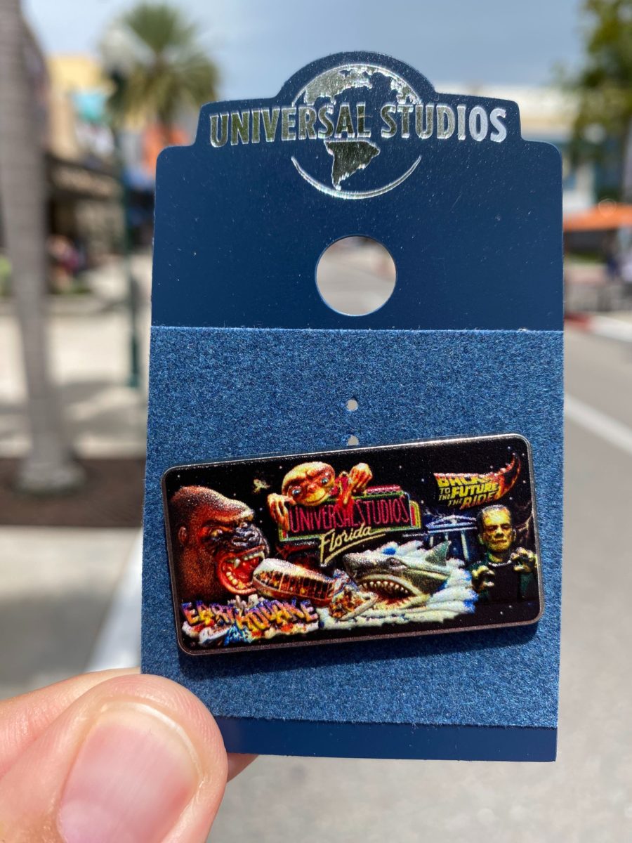 universal florida anniversary pin keychain