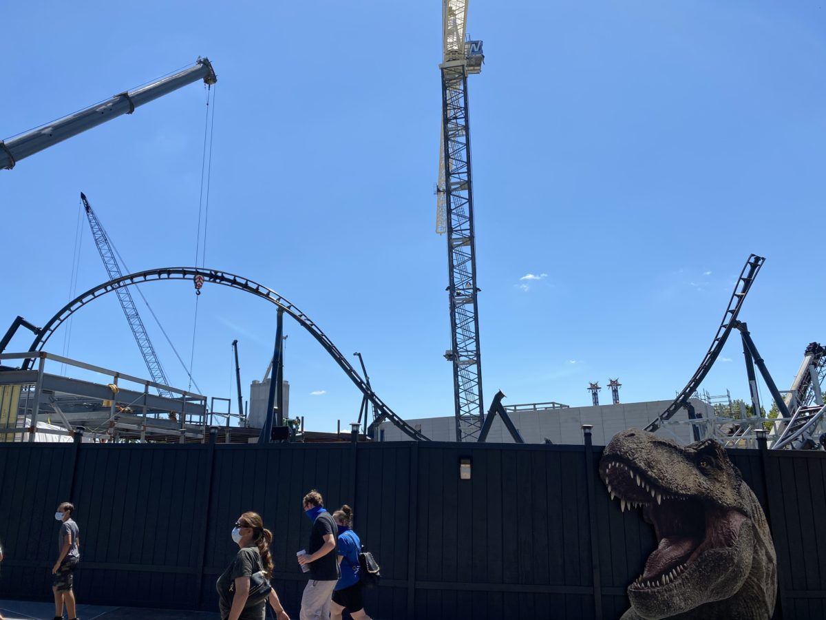 Photos Inversion Loop Evolves As Additional Track Is Installed For Jurassic Park “velocicoaster