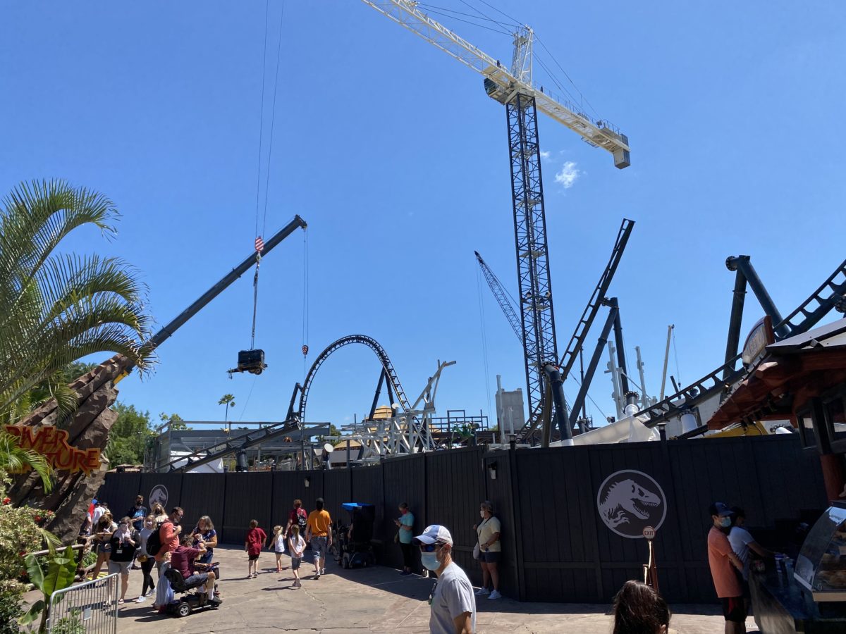 Photos Inversion Loop Evolves As Additional Track Is Installed For Jurassic Park “velocicoaster