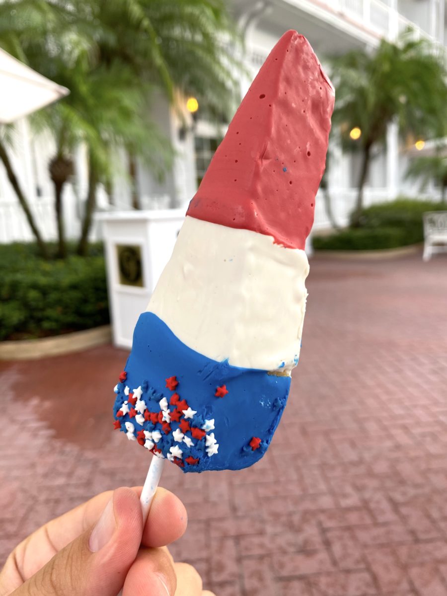 4th of july cake pop cupcake grand floridian 3