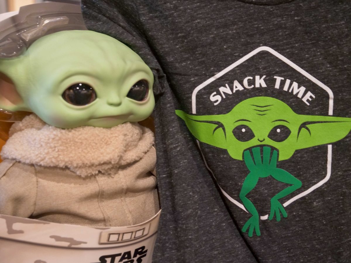 PHOTOS New Baby Yoda “The Mandalorian” Shirt Arrives at Disney’s