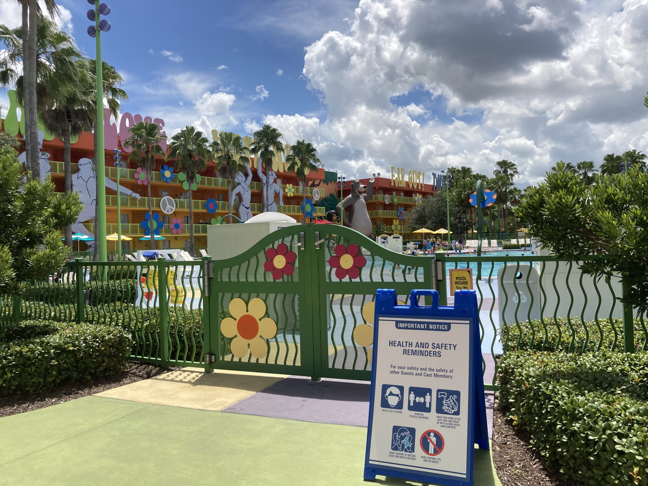 disneyland pool hours