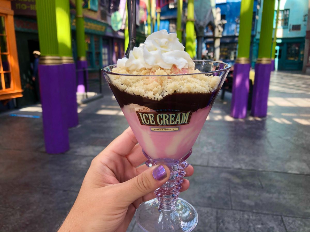 FloreanFortescuesIceCreamParlour DiagonAlley Chocolate Strawberry Peanut Butter Sundae Review July2020 10