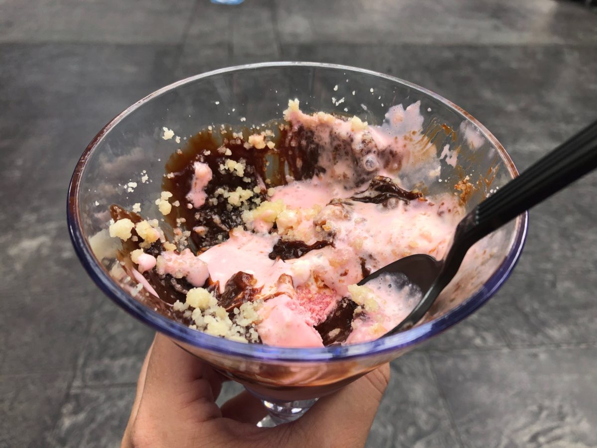 FloreanFortescuesIceCreamParlour DiagonAlley Chocolate Strawberry Peanut Butter Sundae Review July2020 6