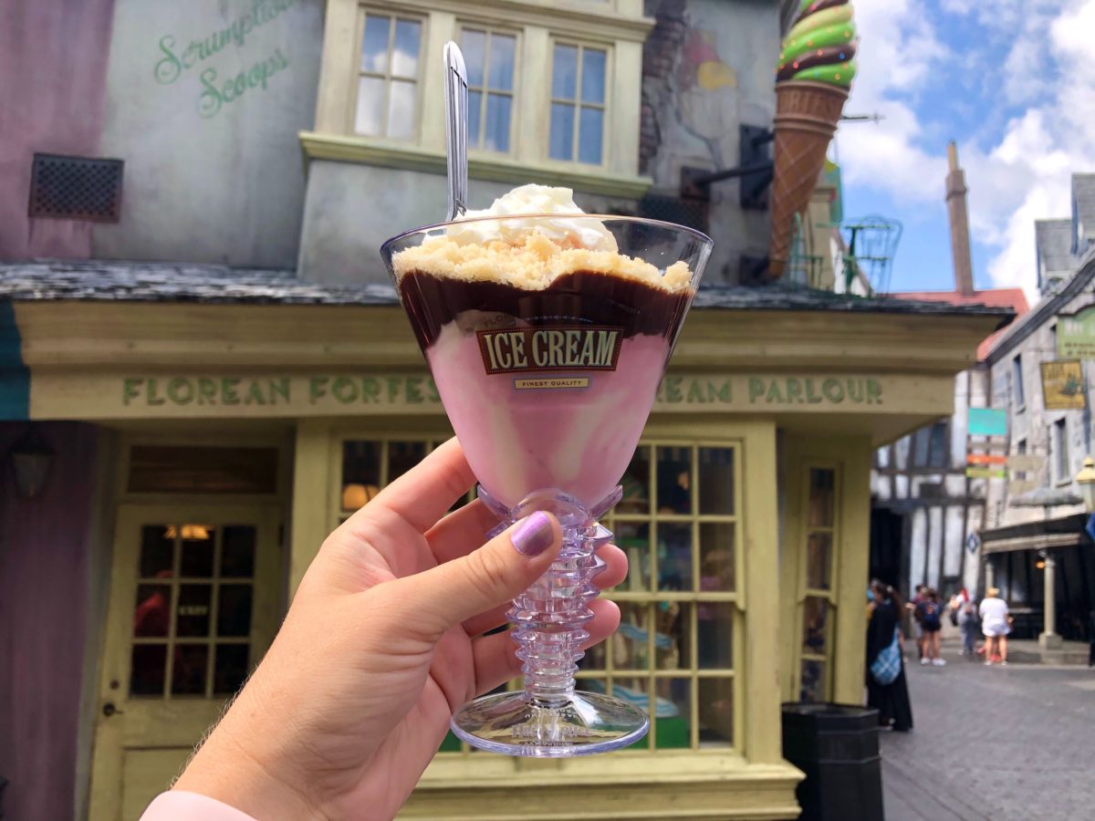 FloreanFortescuesIceCreamParlour DiagonAlley Chocolate Strawberry Peanut Butter Sundae Review July2020 9